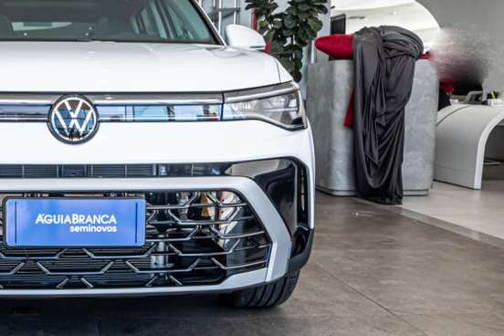VOLKSWAGEN-TAOS-2025