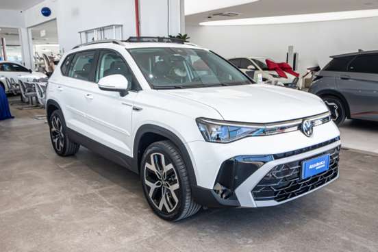 VOLKSWAGEN-TAOS-2025