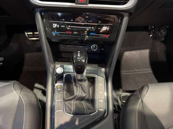 VOLKSWAGEN-TAOS-2026
