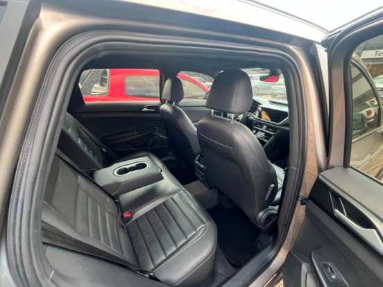 VOLKSWAGEN-TAOS-2023