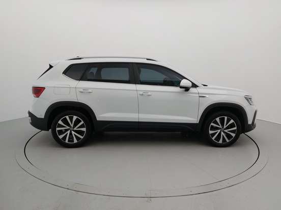VOLKSWAGEN-TAOS-2023