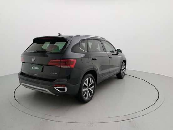 VOLKSWAGEN-TAOS-2023
