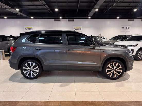 VOLKSWAGEN-TAOS-2023
