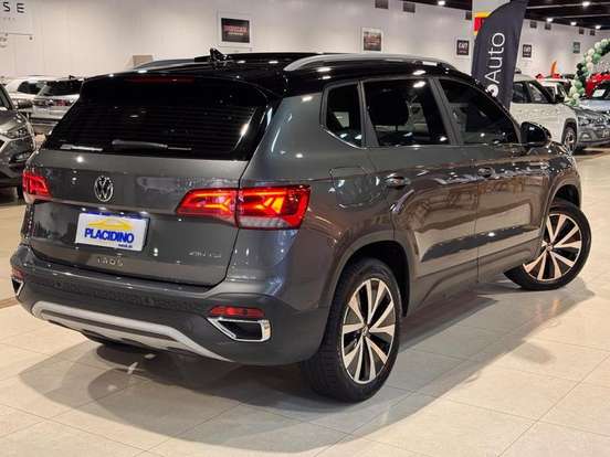 VOLKSWAGEN-TAOS-2023