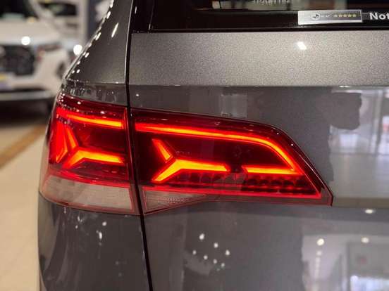 VOLKSWAGEN-TAOS-2023