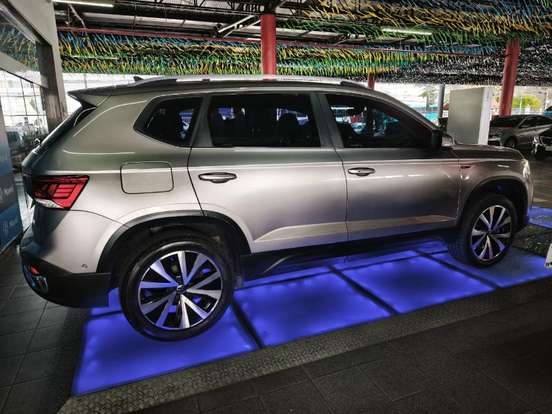 VOLKSWAGEN-TAOS-2023