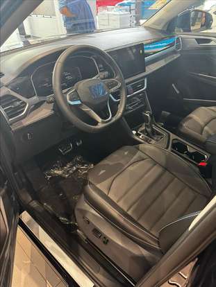 VOLKSWAGEN-TAOS-2026