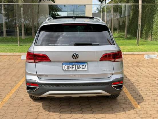 VOLKSWAGEN-TAOS-2023