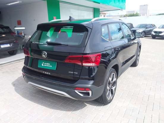VOLKSWAGEN-TAOS-2024