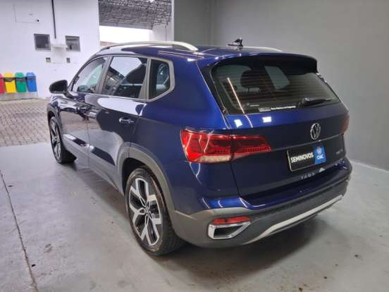 VOLKSWAGEN-TAOS-2023