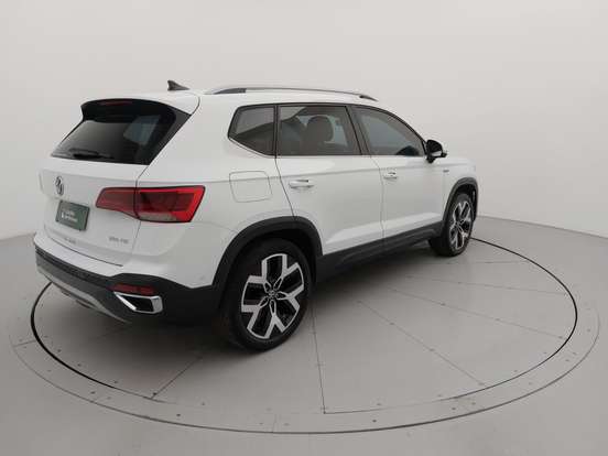 VOLKSWAGEN-TAOS-2024