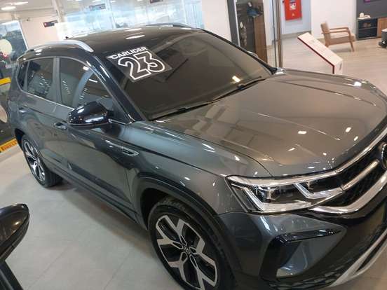 VOLKSWAGEN-TAOS-2023