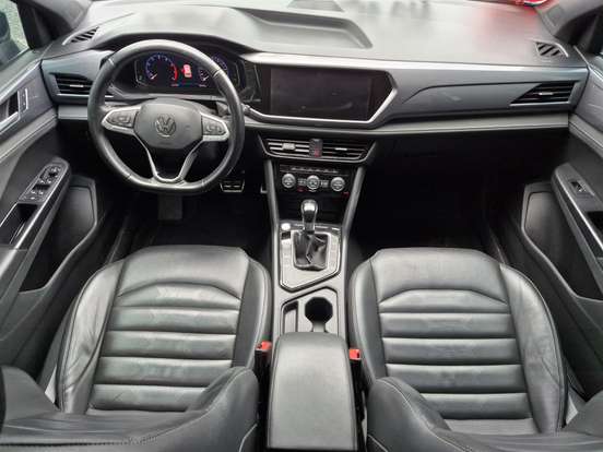 VOLKSWAGEN-TAOS-2021