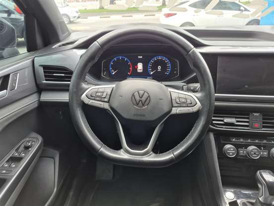 VOLKSWAGEN-TAOS-2021