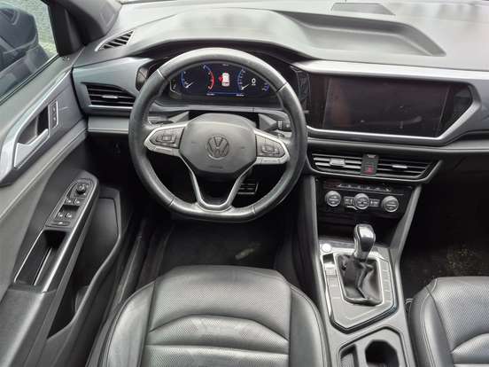 VOLKSWAGEN-TAOS-2021
