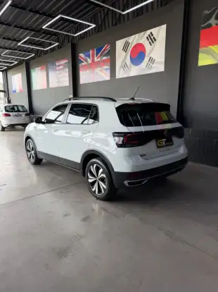 VOLKSWAGEN-T-CROSS-2021