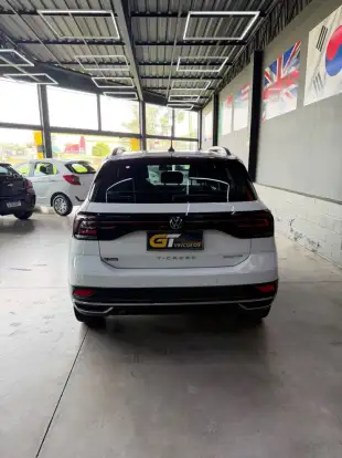 VOLKSWAGEN-T-CROSS-2021