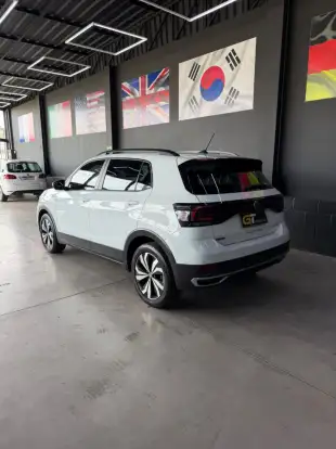 VOLKSWAGEN-T-CROSS-2021