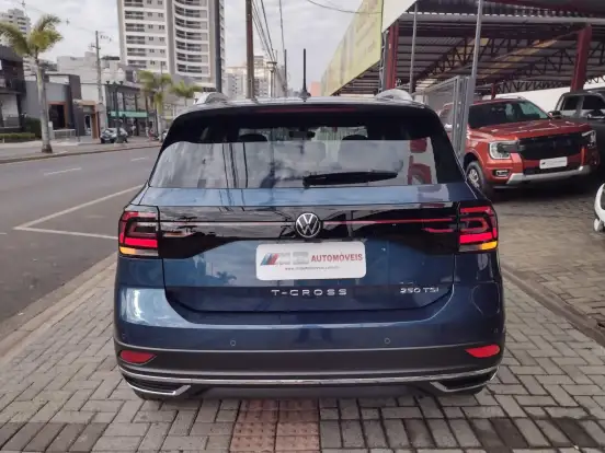 VOLKSWAGEN-T-CROSS-2021
