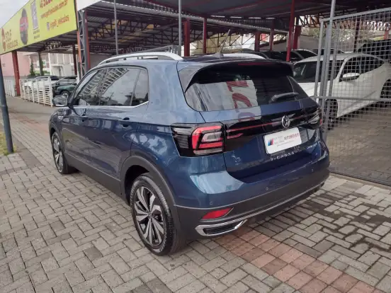 VOLKSWAGEN-T-CROSS-2021