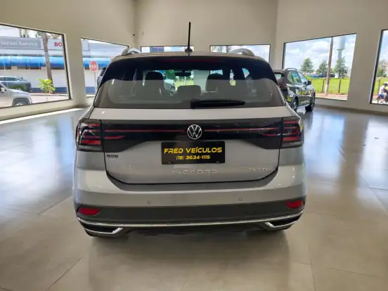 VOLKSWAGEN-T-CROSS-2023