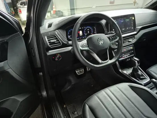 VOLKSWAGEN-T-CROSS-2025