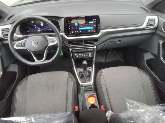 VOLKSWAGEN-T-CROSS-2024