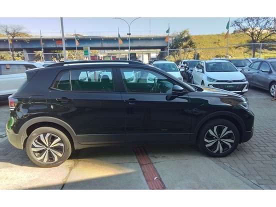 VOLKSWAGEN-T-CROSS-2025
