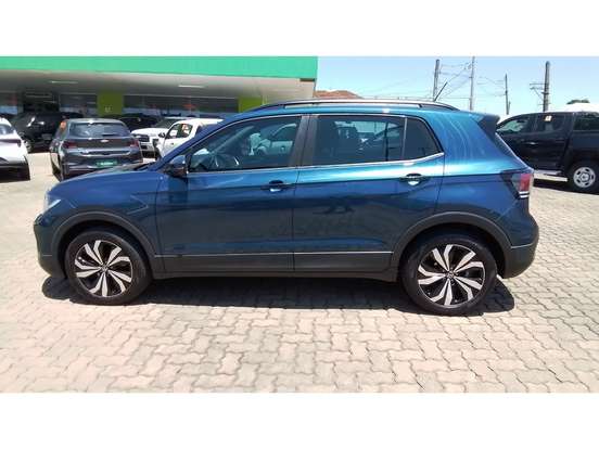 VOLKSWAGEN-T-CROSS-1.0 200 TSI TOTAL FLEX AUTOMÁTICO VOLKSWAGEN-T-CROSS-2025