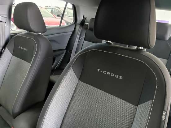 VOLKSWAGEN-T-CROSS-2024