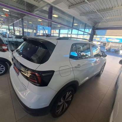 VOLKSWAGEN-T-CROSS-2024