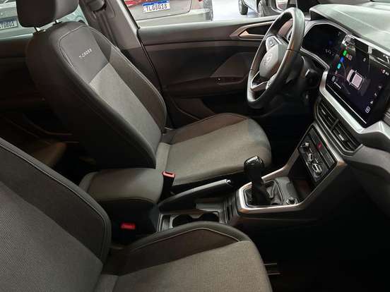 VOLKSWAGEN-T-CROSS-2024