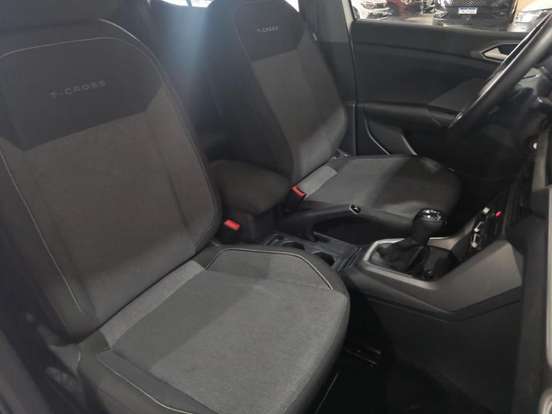 VOLKSWAGEN-T-CROSS-2024