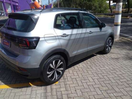 VOLKSWAGEN-T-CROSS-2023