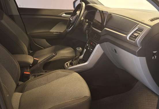 VOLKSWAGEN-T-CROSS-2024