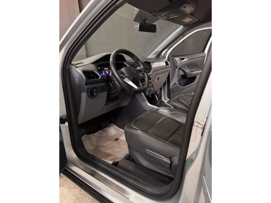 VOLKSWAGEN-T-CROSS-2022