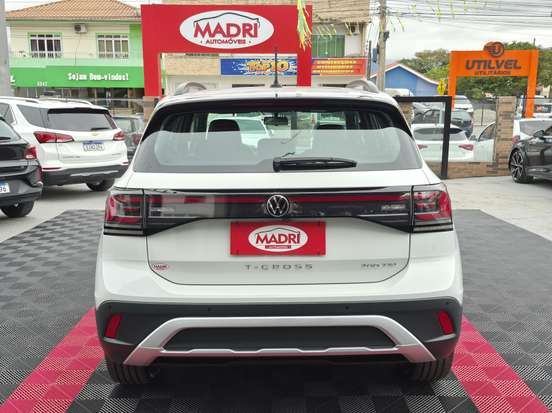 VOLKSWAGEN-T-CROSS-2024