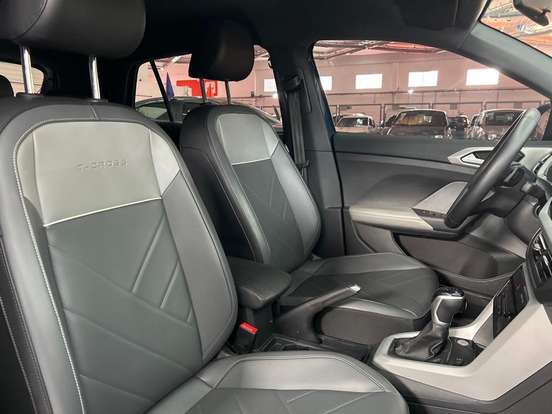 VOLKSWAGEN-T-CROSS-1.0 200 TSI TOTAL FLEX COMFORTLINE AUTOMÁTICO VOLKSWAGEN-T-CROSS-2025