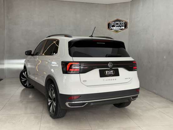 VOLKSWAGEN-T-CROSS-2021