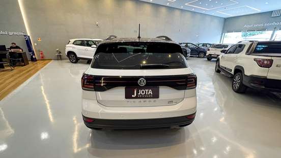 VOLKSWAGEN-T-CROSS-2020
