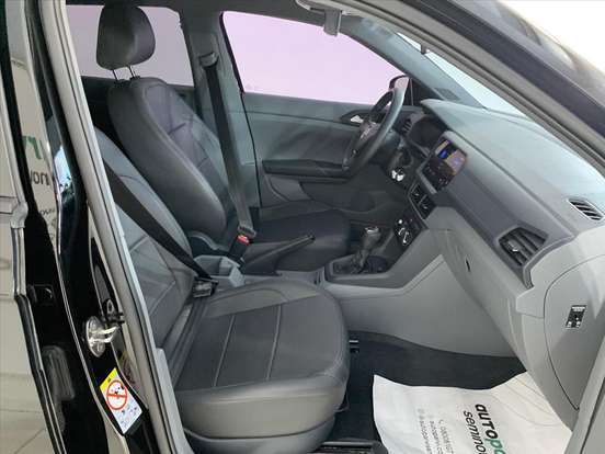 VOLKSWAGEN-T-CROSS-2021