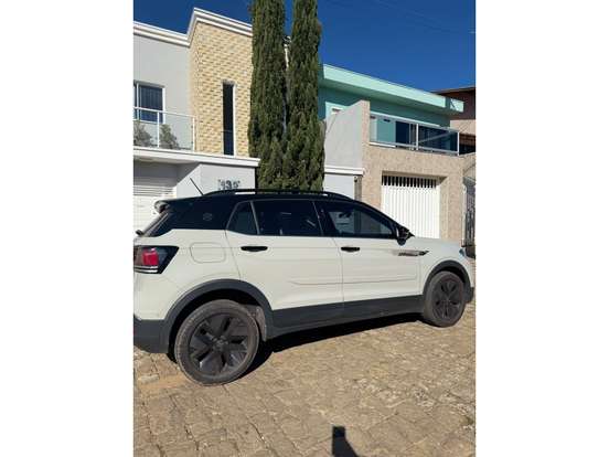 VOLKSWAGEN-T-CROSS-2025