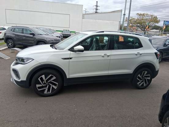 VOLKSWAGEN-T-CROSS-2024