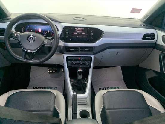 VOLKSWAGEN-T-CROSS-2019