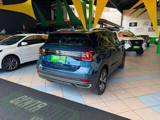 VOLKSWAGEN-T-CROSS-2021