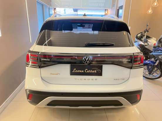 VOLKSWAGEN-T-CROSS-2025