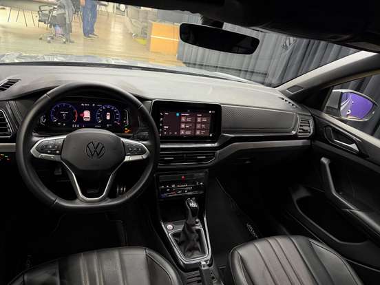 VOLKSWAGEN-T-CROSS-2025
