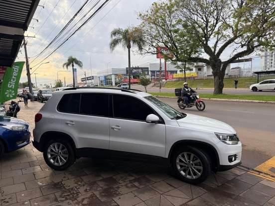 VOLKSWAGEN-TIGUAN-1.4 TSI 16V TURBO GASOLINA 4P DSG VOLKSWAGEN-TIGUAN-2016
