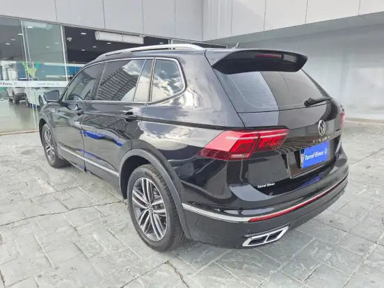 VOLKSWAGEN-TIGUAN-2.0 300 TSI GASOLINA ALLSPACE R-LINE AUTOMÁTICO VOLKSWAGEN-TIGUAN-2023