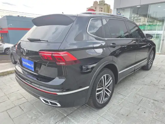 VOLKSWAGEN-TIGUAN-2.0 300 TSI GASOLINA ALLSPACE R-LINE AUTOMÁTICO VOLKSWAGEN-TIGUAN-2023